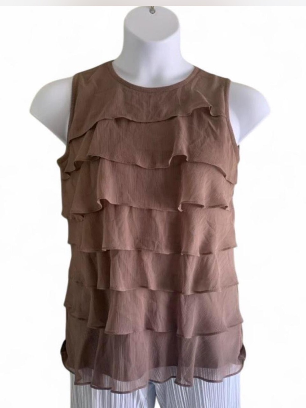 Flowy  Boho Anne Klein Sleeveless Layered Ruffle Blouse in Taupe size L